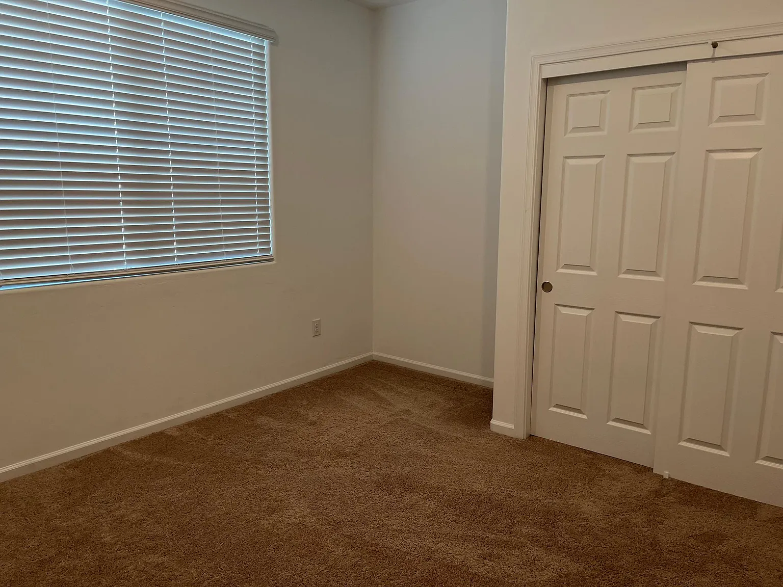 4 bed, 2167 sqft, $2,400 — Photo 4