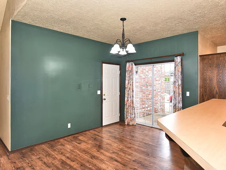 1704 N 12th St — Photo 11