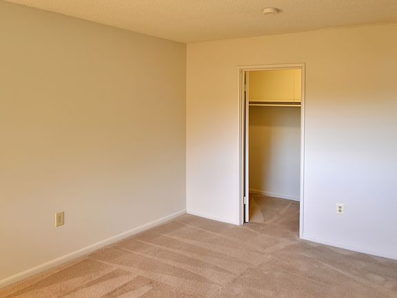4th image of 7435 Arlington Blvd #7423-101