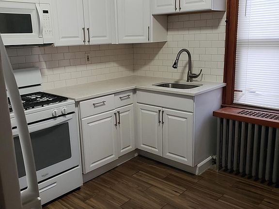 4th image of 1916 Wesley Ave Floor 2