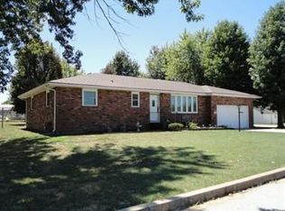 403 E Sloan Ave, Mount Vernon, MO 65712