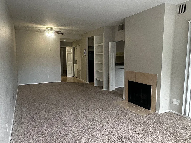 Augusta Court Apartments — Photo 30