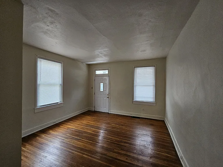 2809 Glendora Ave — Photo 4