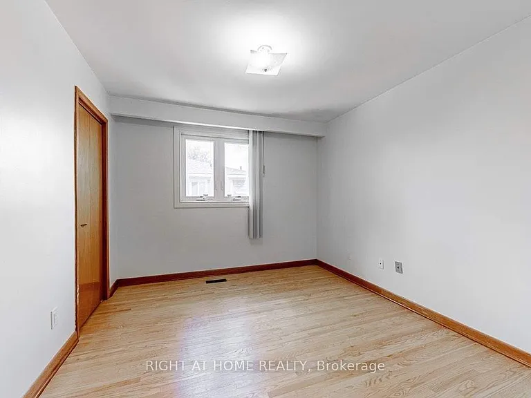 9 Chalet Rd — Photo 11