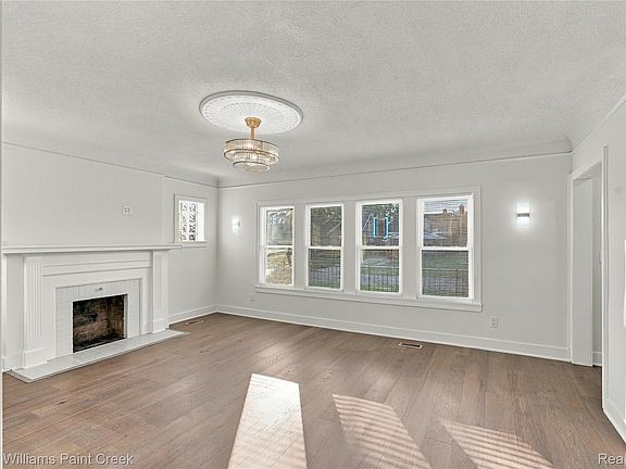2nd image of 12631 Wilshire Dr