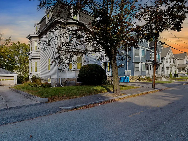 184 Ash St — Photo 17