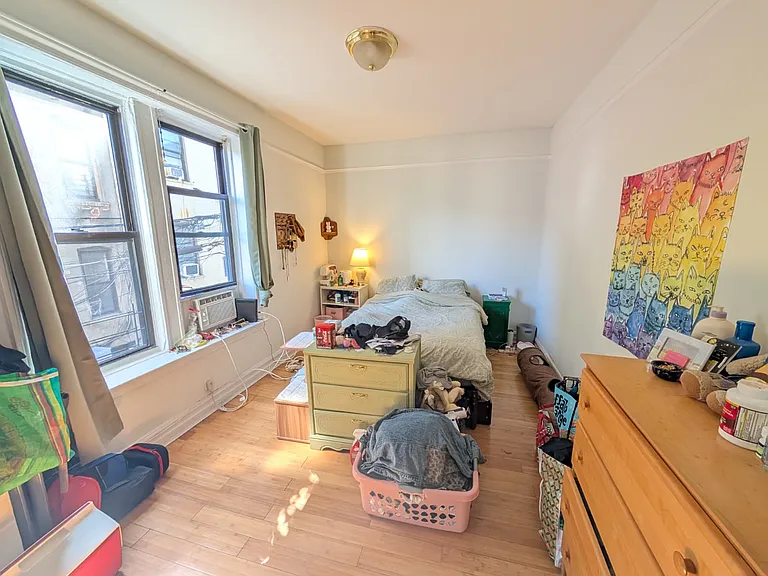 914 42nd St #B5 — Photo 5