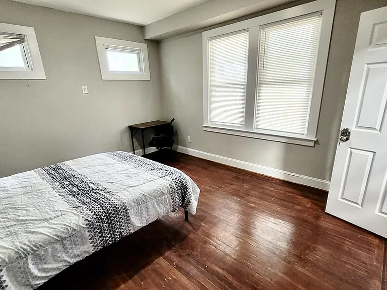 Mannasota Ave — Photo 4