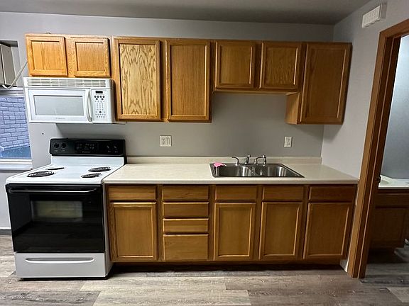 5th image of 17 2nd Ave SE #2