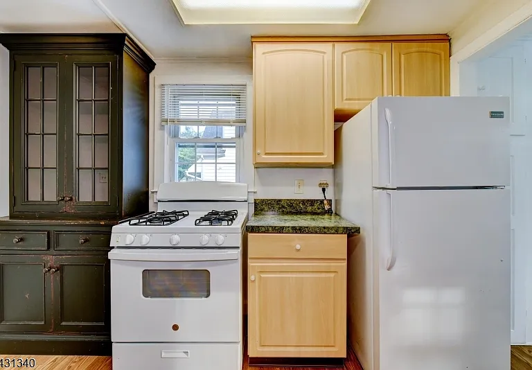 10 Lake Dr — Photo 23