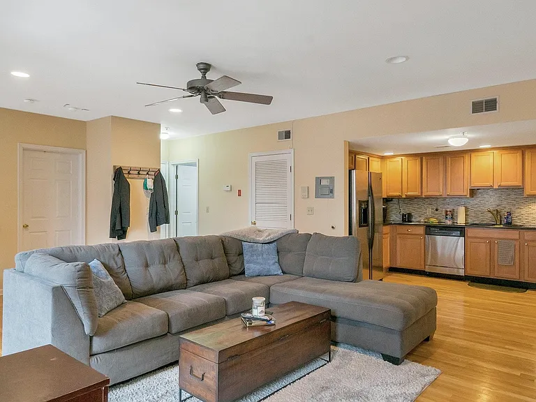 75 Jefferson St #5 — Photo 2