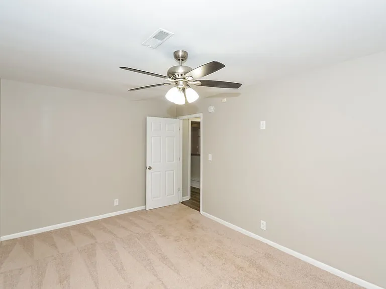 113 Elementary Dr — Photo 9