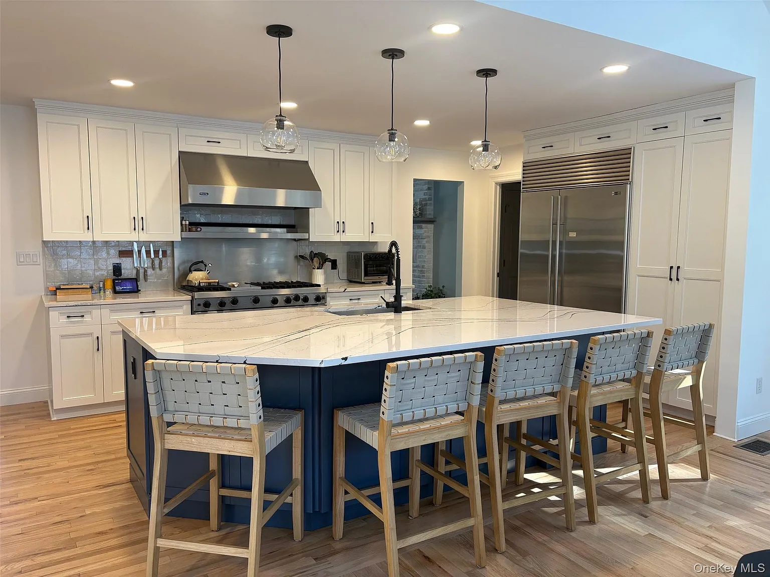 5 bed, 5.0 bath, 3500 sqft, $32,000 — Photo 3