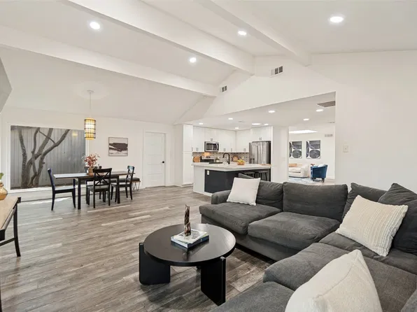 9038 Flicker Ln, Dallas, TX 75238