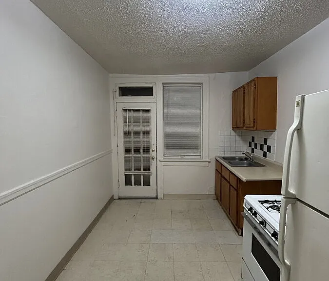 2754 Meramec St #1W — Photo 4