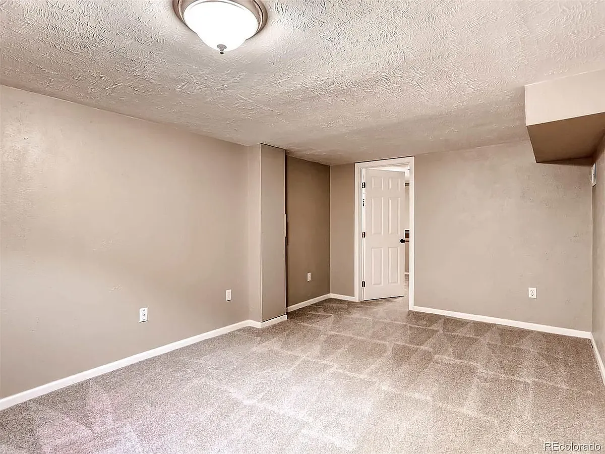 4 bed, 1.5 bath, 1510 sqft, $3,200 — Photo 4