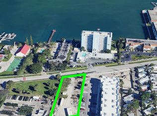 3139 Lake Shore Dr, Riviera Beach, FL 33404
