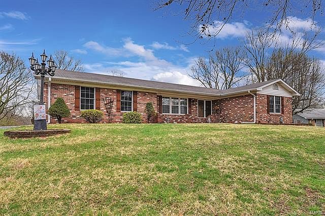 1st image of 296 Kings Dr