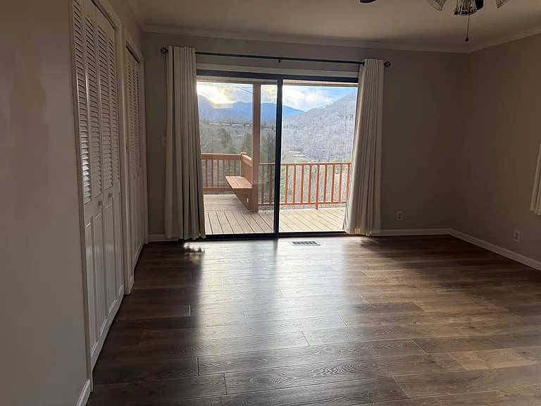 594 Winding Way Dr — Photo 17