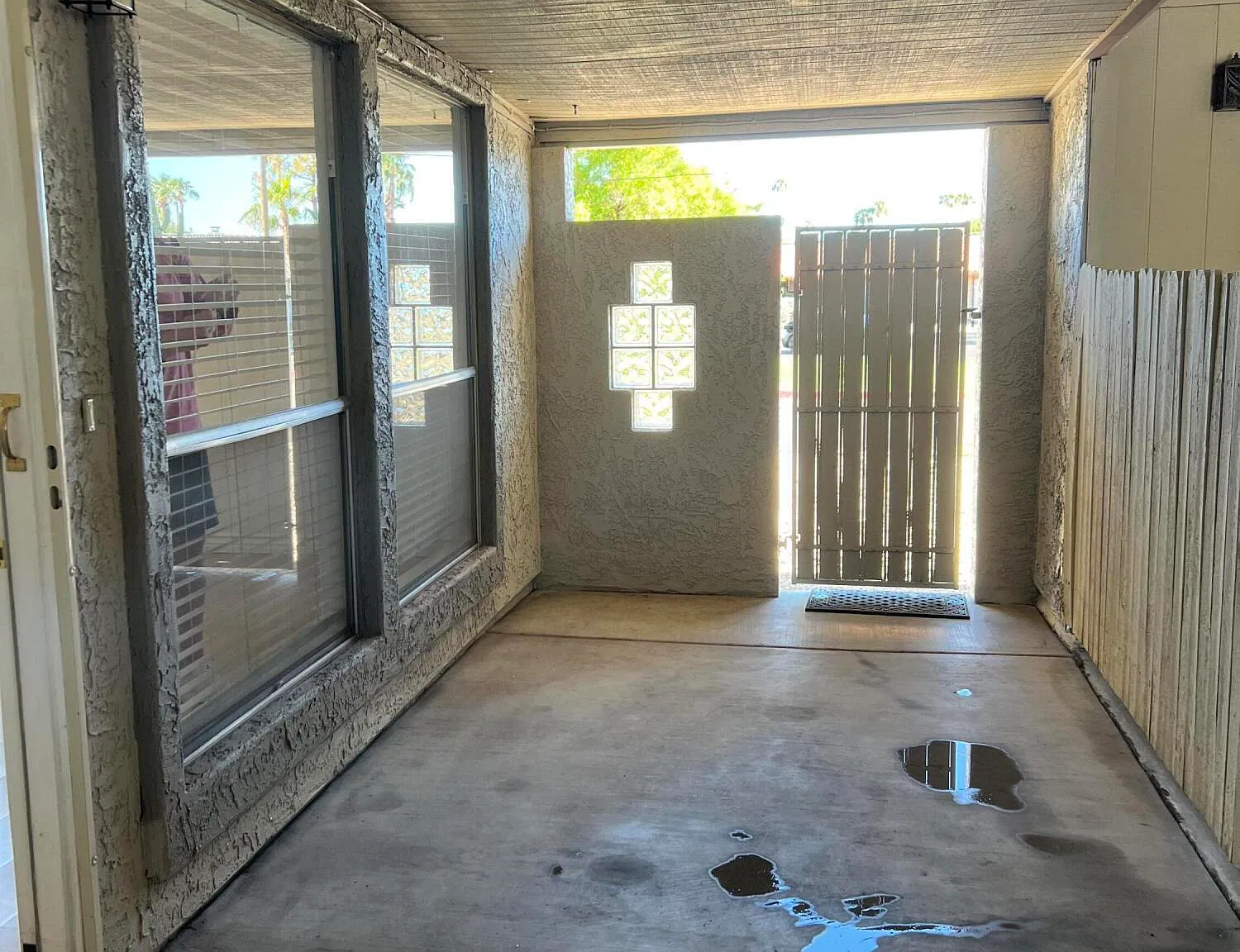 2 bed, 1.0 bath, 884 sqft, $1,400 — Photo 2