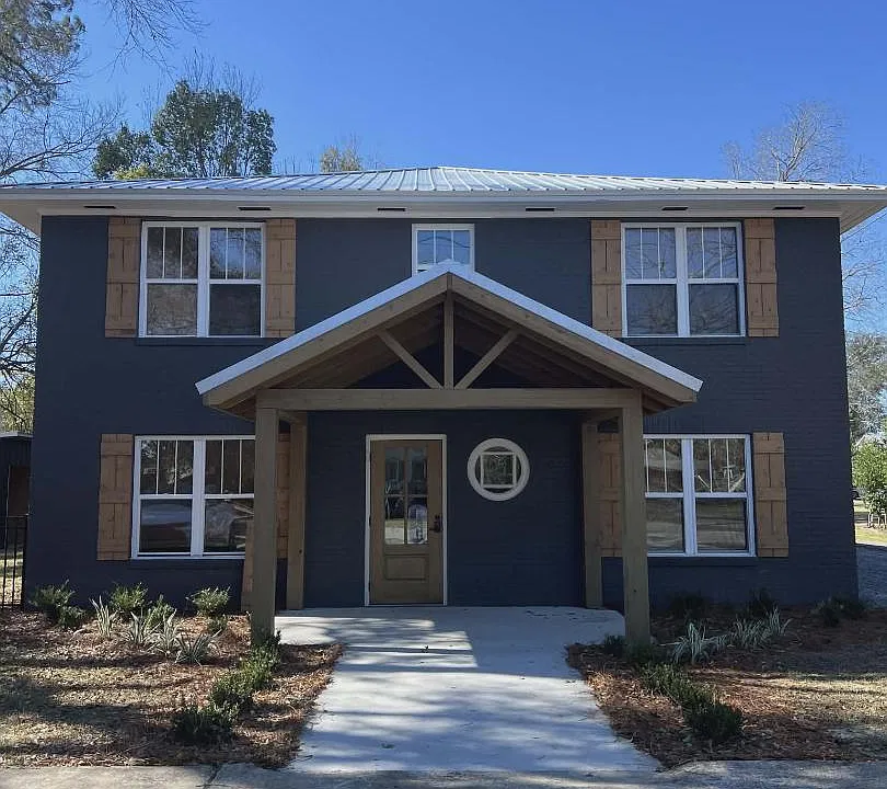 152 E Orange St #1-P454