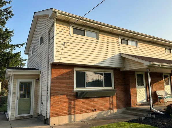 6715 Ralph Ct, Niagara Falls, NY 14304