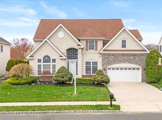 18 Arrowwood Ct, Howell, NJ 07731