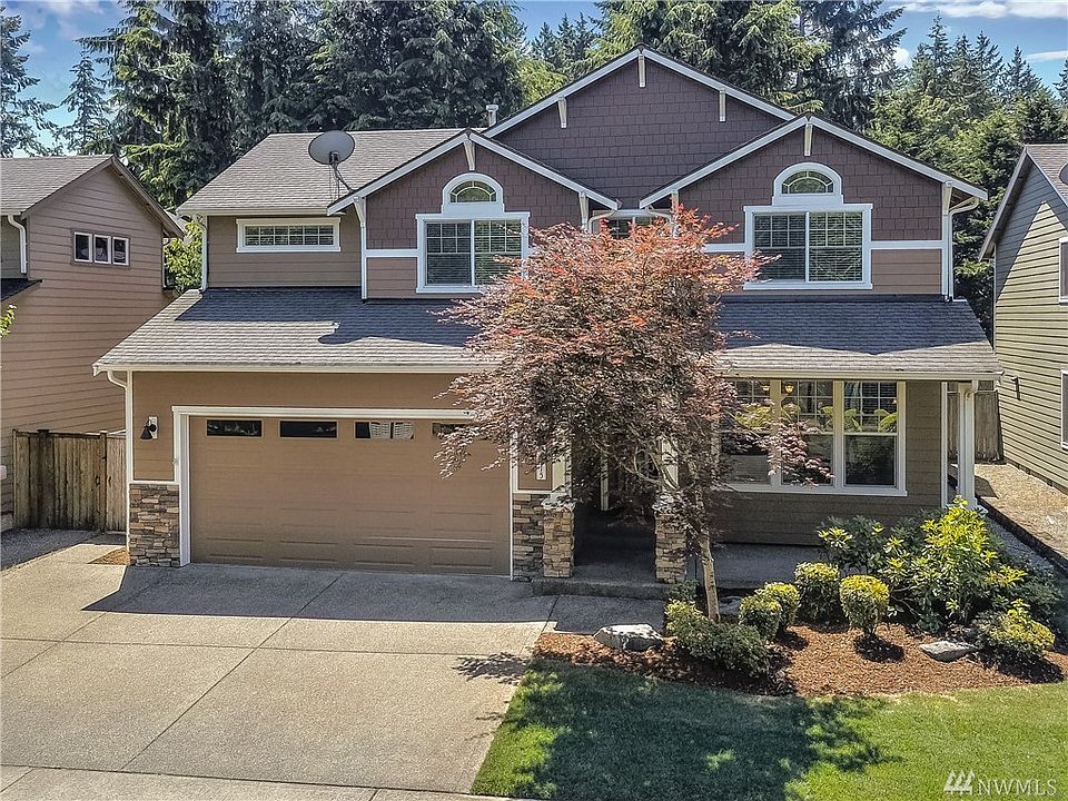 Front view of home. 