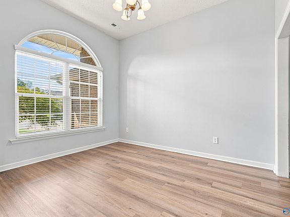 5th image of 229 Brier Ridge Ct