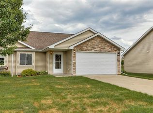 945 8th Ave NW, Altoona, IA 50009