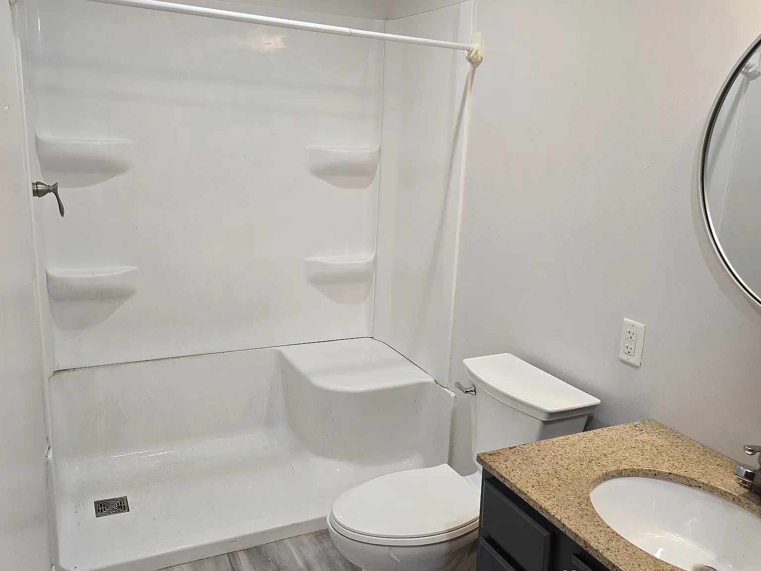 2 bed, 942 sqft, $975 — Photo 3
