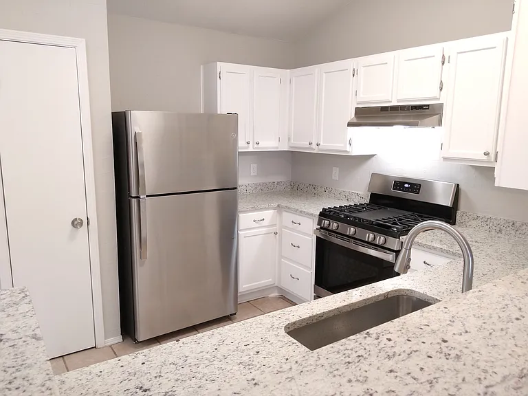 1813 Laurel Path — Photo 17