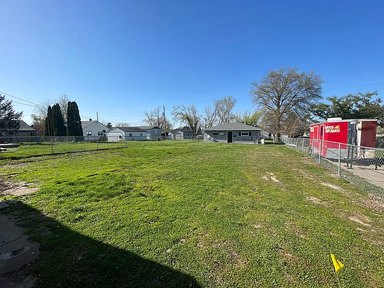 908 E Anson St — Photo 13