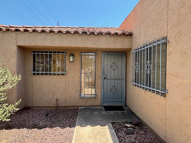 2 bed, 1176 sqft, $1,600 — Photo 2