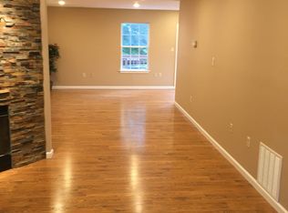 89 Maria Ct, Kendall Park, NJ 08824