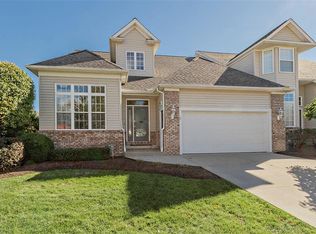 470 Dunbar Ln, Highland Heights, OH 44143