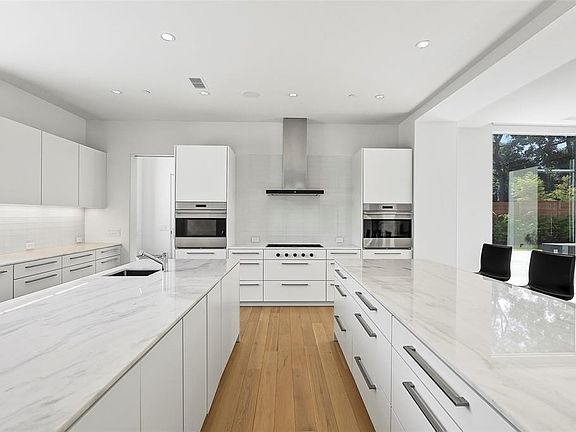 4th image of 5826 Walnut Hill Ln