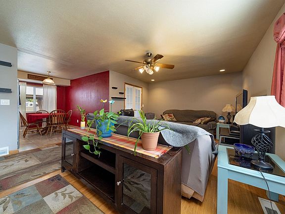 5th image of 3038 Teller Ave