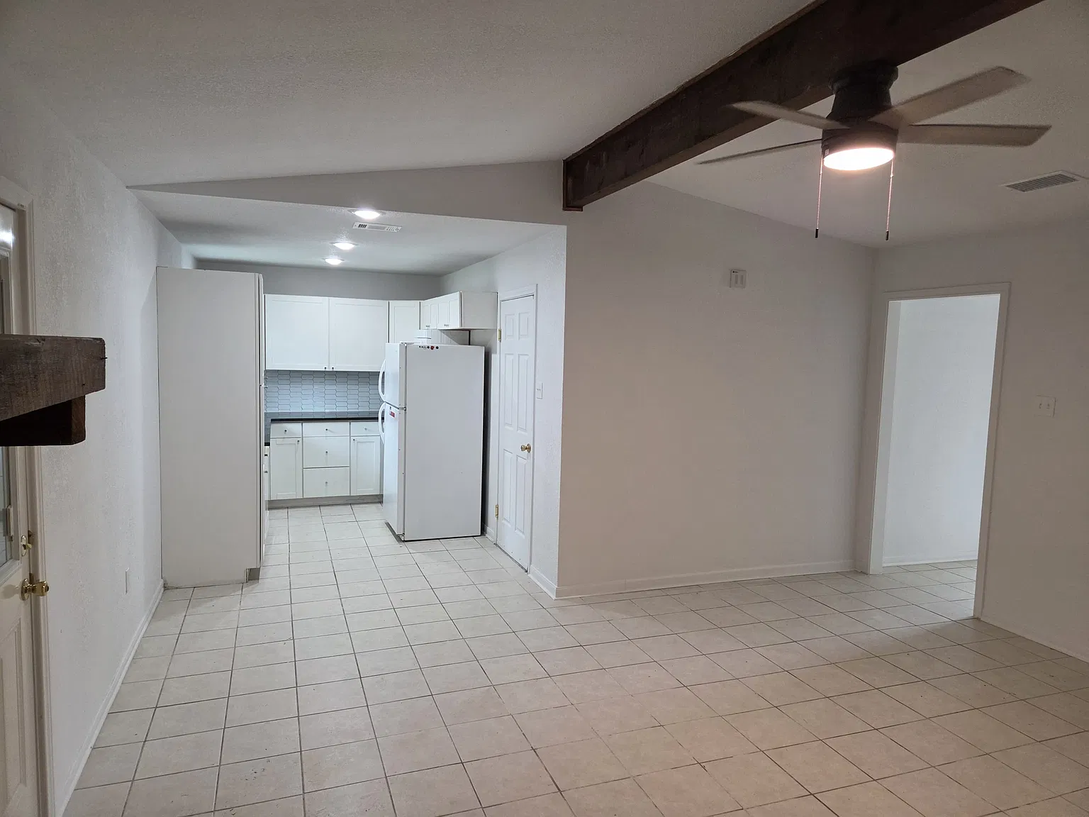 3 bed, 975 sqft, $1,500 — Photo 3