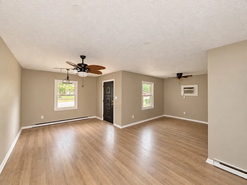 332 Garden Park Dr