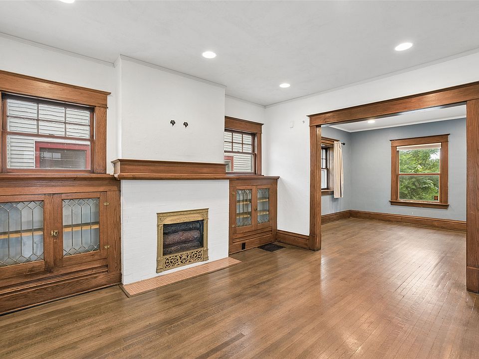 1st image of 1120 31st St