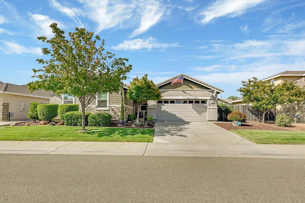 4128 Pingree Lake Way photo 1