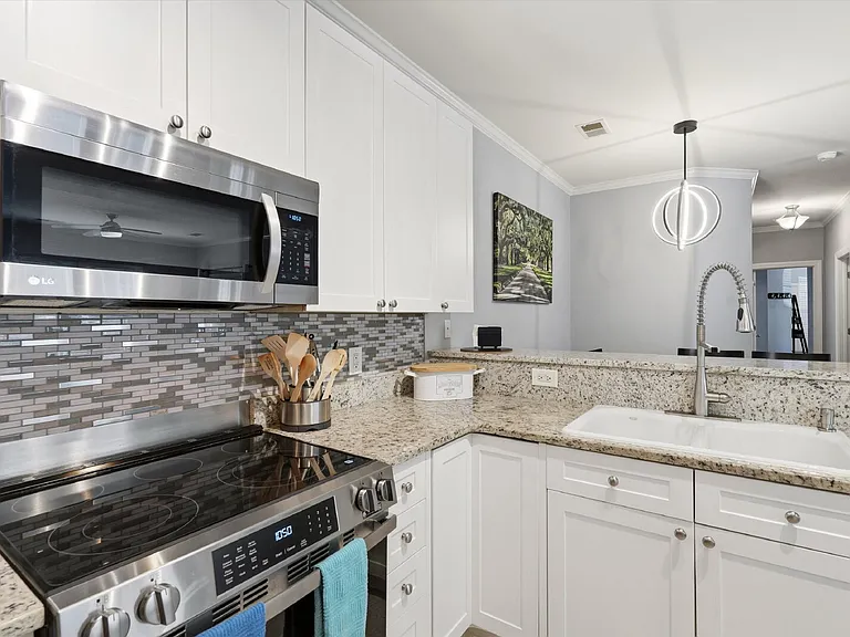 1202 Grove Park Dr — Photo 11