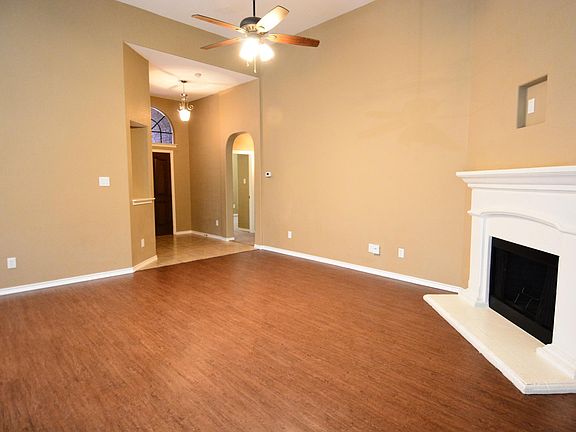 5th image of 713 Saline Creek Dr