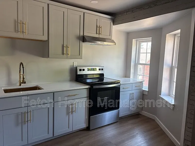 218 Walnut St #3 — Photo 3