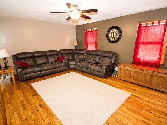 4th image of 203 N Clawil St