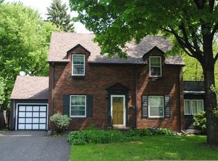 1682 Mississippi River Blvd S, Saint Paul, MN 55116