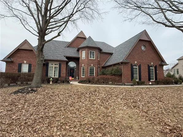 6102 N Cosby Ct, Kansas City, MO 64151