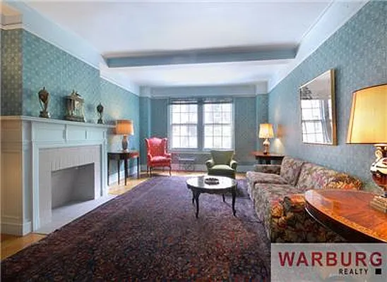 Sold by Warburg | media 4