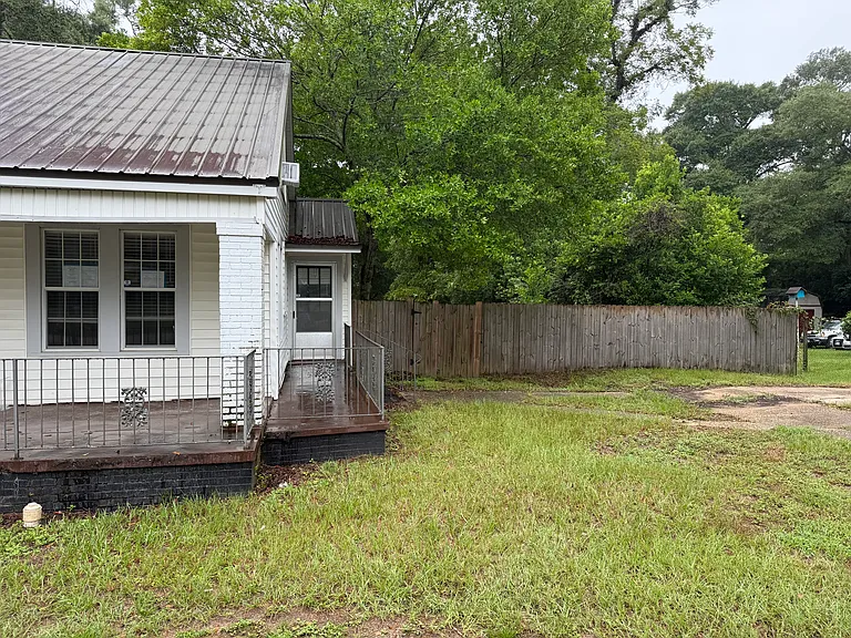 528 Newton Ave — Photo 20